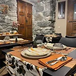 Гостевой дом Le Relais Du Bourg De Charme Wellnes Donnaz